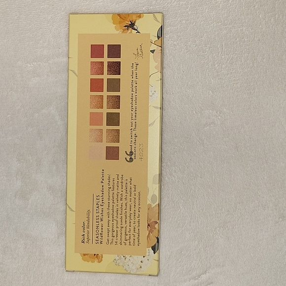 Eyeshadow - Picture 2 of 3